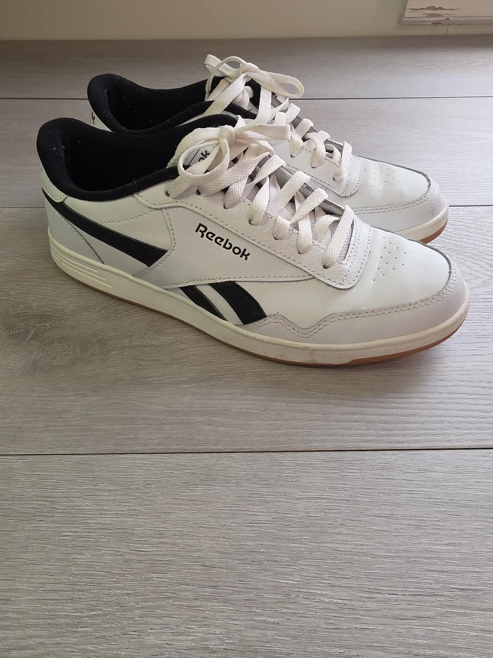 Reebok Womens  Classic White & Black Leather Sneakers